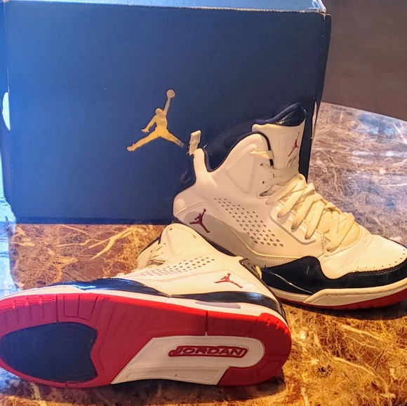Air Jordan SC-3 Flight Basketball Sneakers - Picture 4 of 11